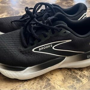 Brooks Black and White Athletic Running Sneakers